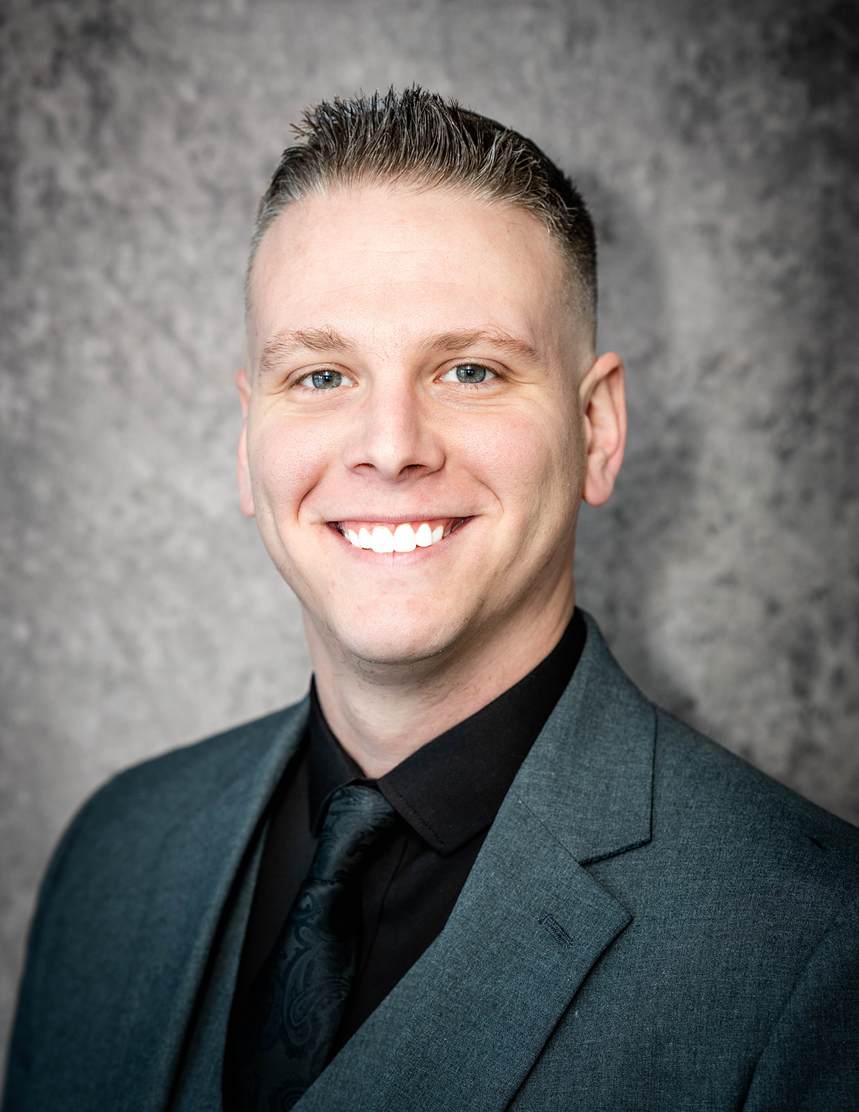 Seth Skelly headshot